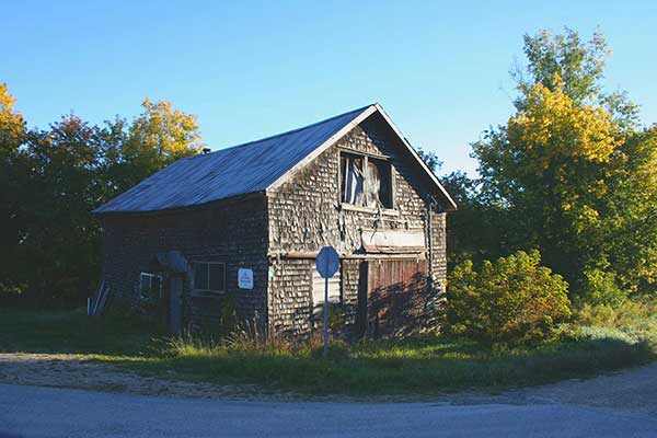 Kevin Land barn image